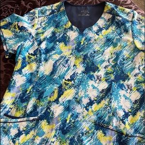 Infinity Scrub Top Large